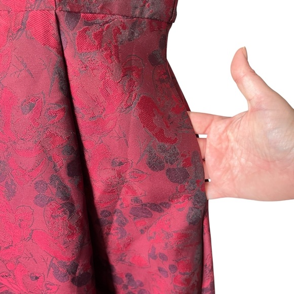 NEW White House Black Market Dress Sleeveless Jacquard Hi Lo Red Holiday Size 8 - Picture 5 of 8